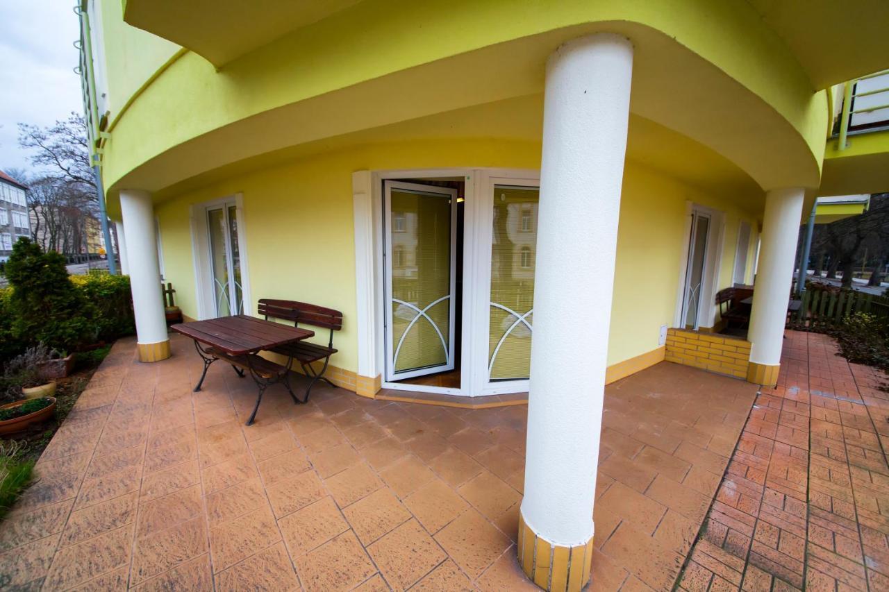 Wyspa Uznam - Pilsudskiego Swinoujscie Exterior foto